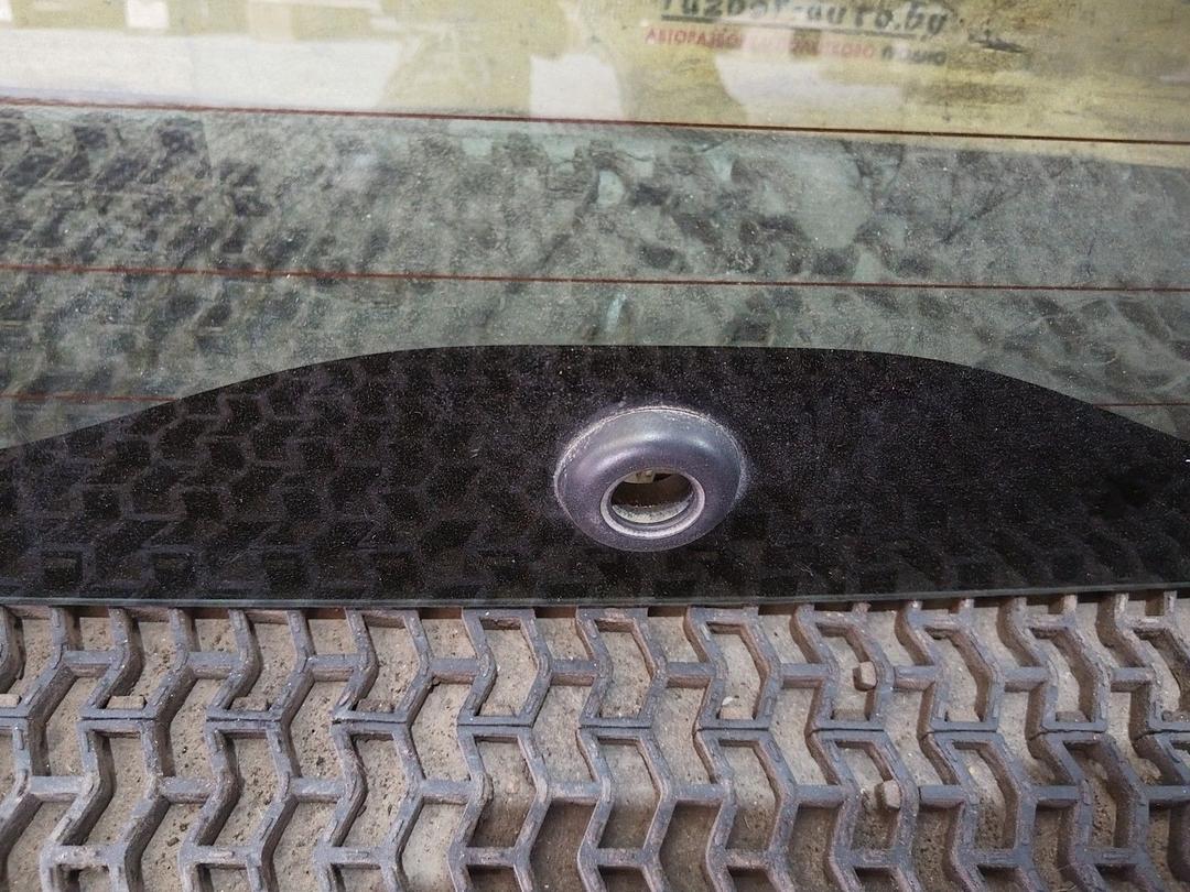 Стекло заднее 0XAC5Q Volvo V70 купить в магазине запчастей бу