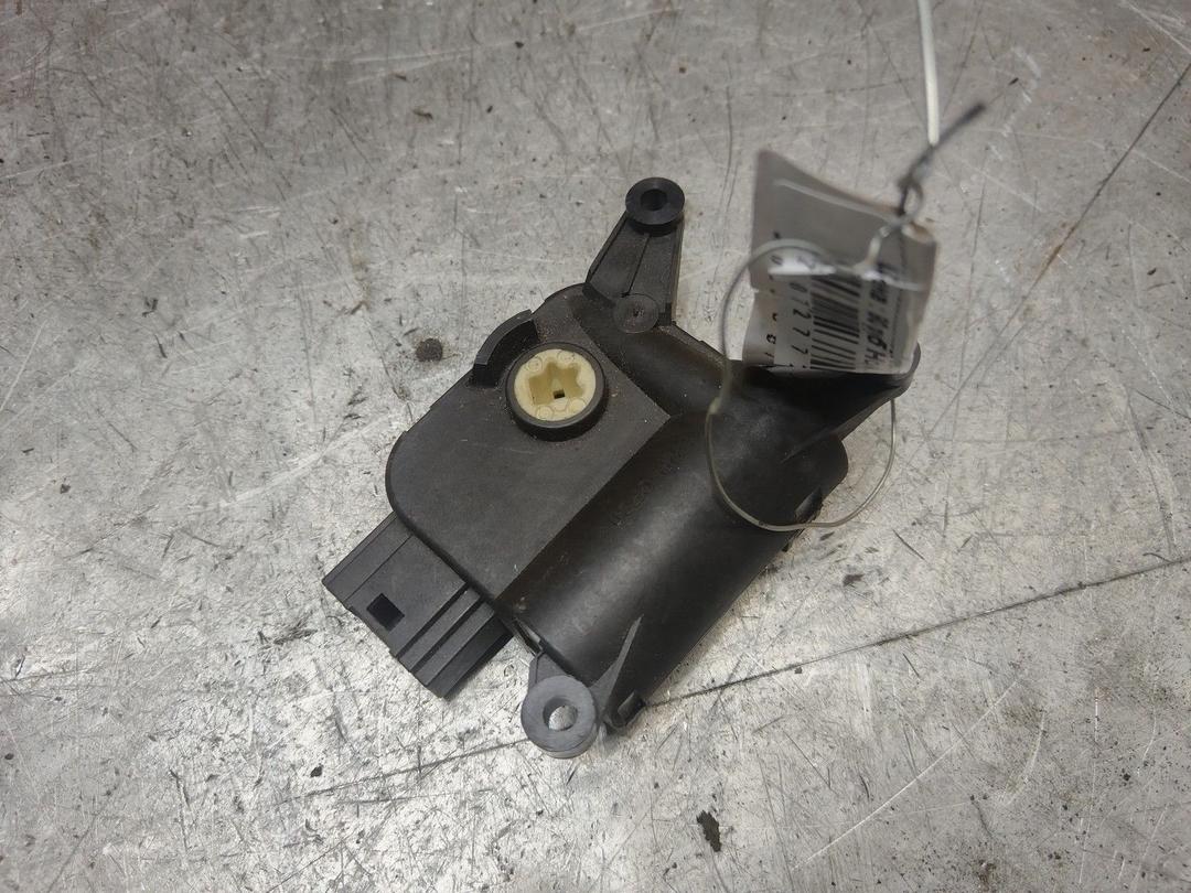 Моторчик заслонки печки 9BXN9V Volkswagen Passat - Фото 6