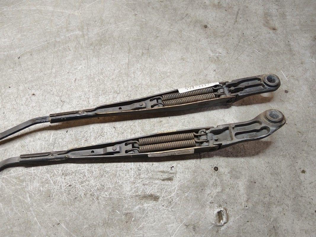 Щеткодержатель (поводок стеклоочистителя, дворник) V7CBE1 Peugeot 406 - Фото 2