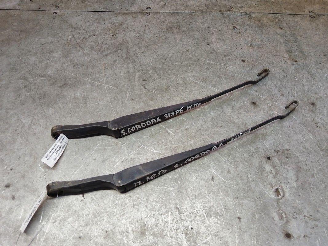 Щеткодержатель (поводок стеклоочистителя, дворник) ZWVQGW Seat Cordoba