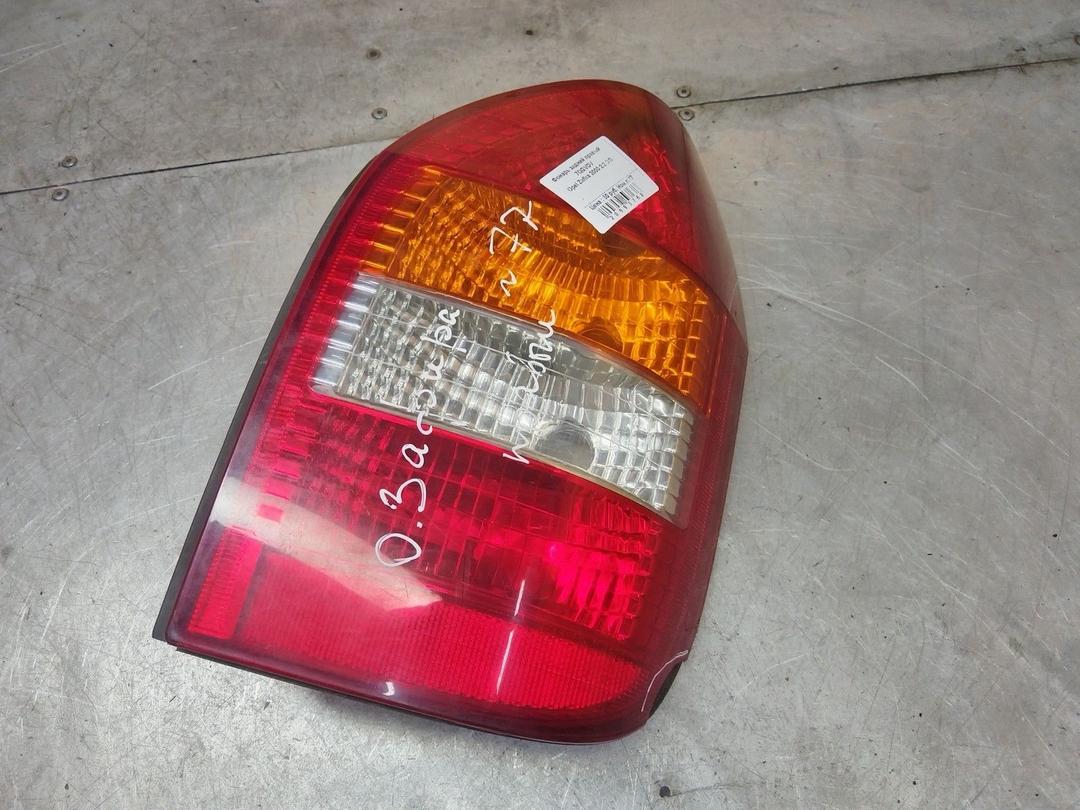 Фонарь задний правый 7QGVOV Opel Zafira
