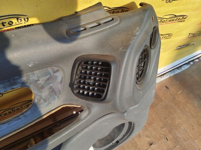 Обшивка двери передней левой (дверная карта) T0YL4F Renault Laguna купить