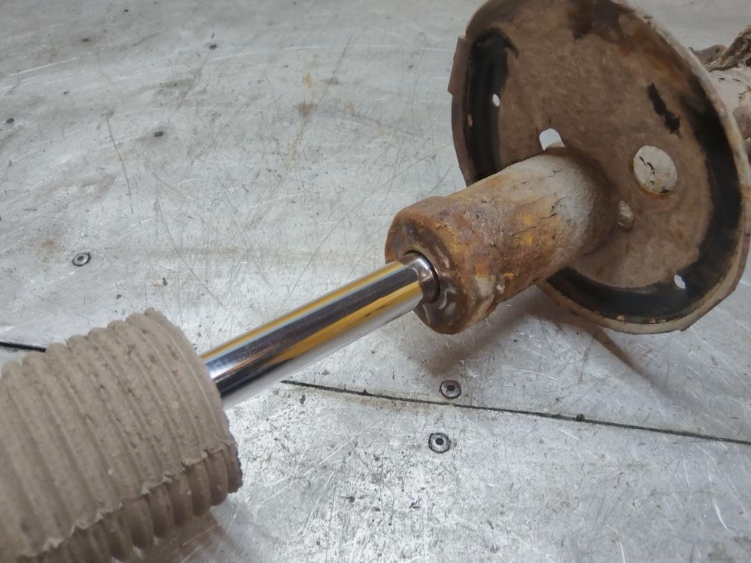 Амортизатор передний правый PFZFQ1 Toyota Corolla купить