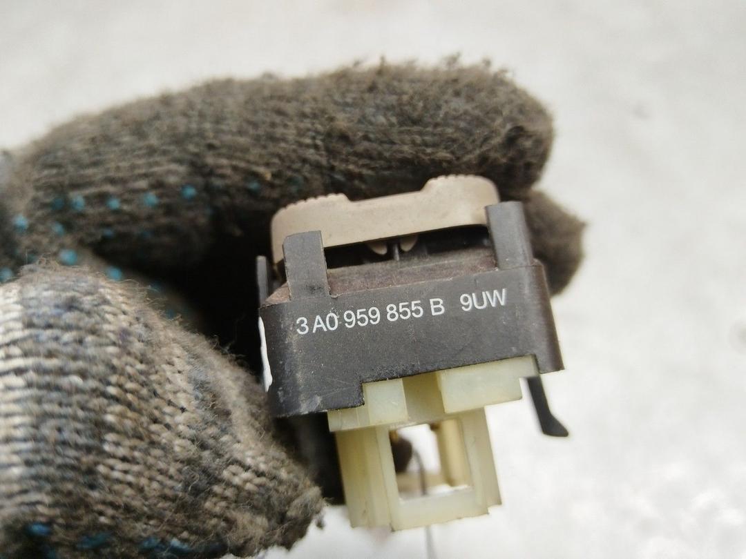 Кнопка стеклоподъемника переднего правого 2MBYBX Volkswagen Passat - Фото 3