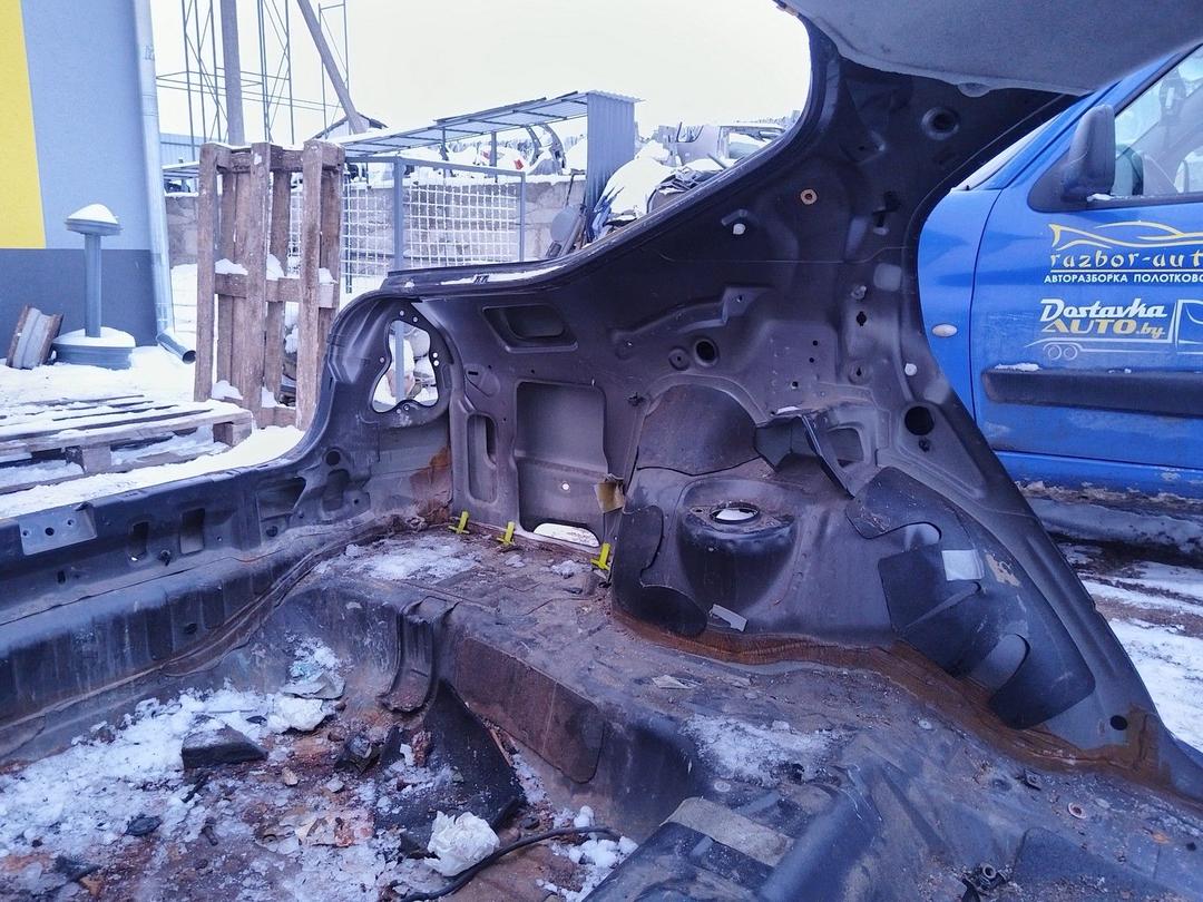 Крыло заднее левое 4JT61M Mitsubishi Carisma undefined