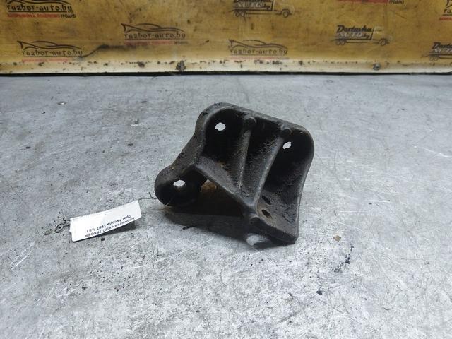 Кронштейн КПП 7P5OER Opel Ascona - Фото 2