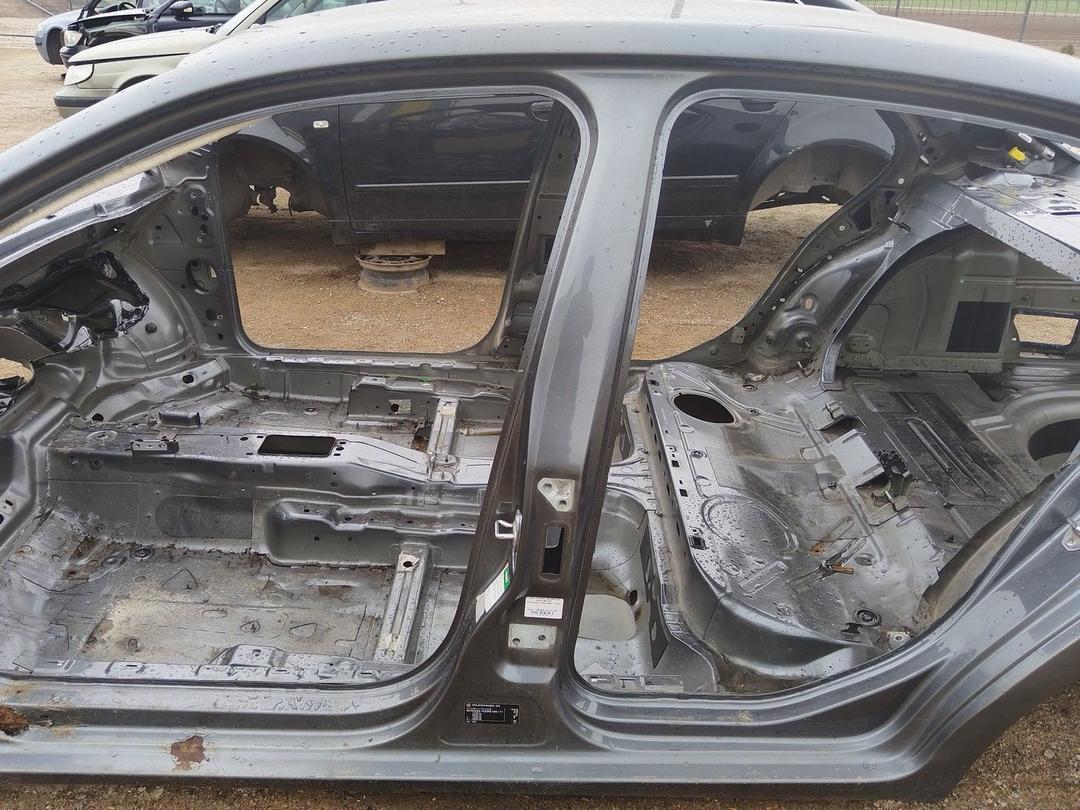 Стойка кузовная центральная левая QELY5P Volkswagen Jetta - Фото 1