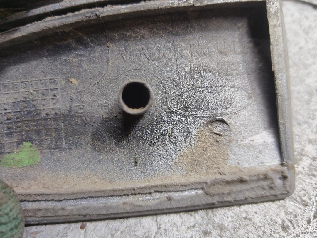 Молдинг крыла переднего правого RM27HK Ford Galaxy купить с доставкой