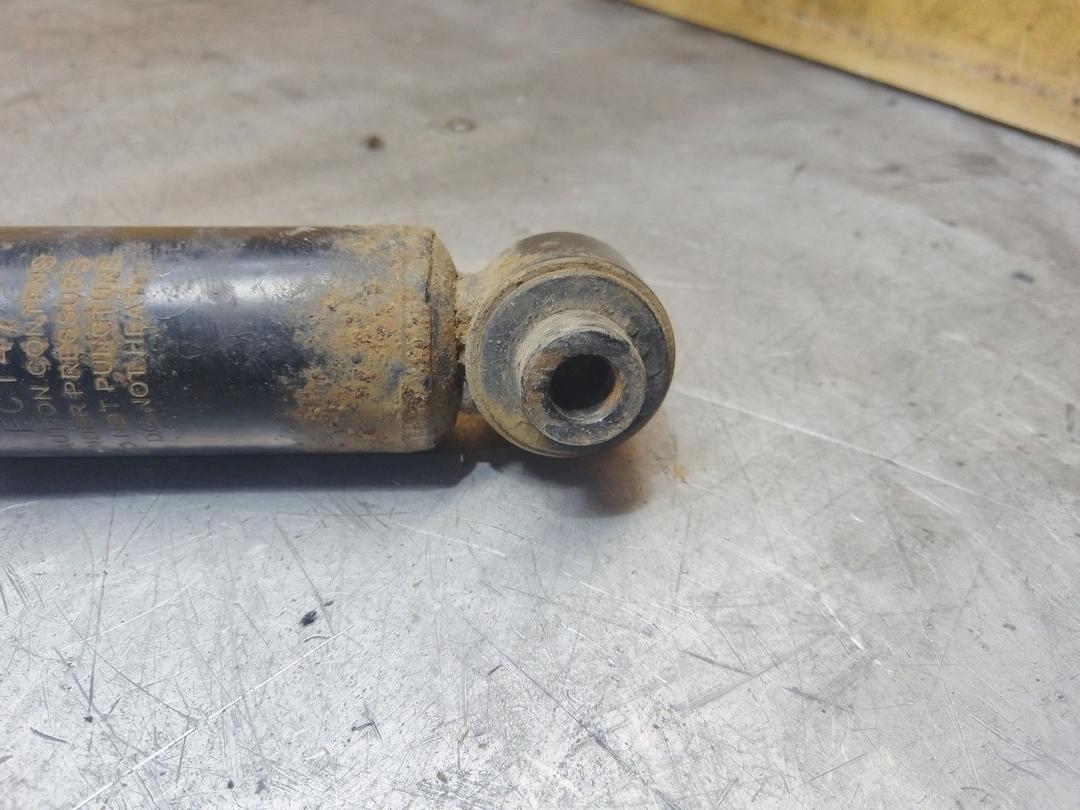 Амортизатор задний правый V3RU1E Peugeot 406 купить