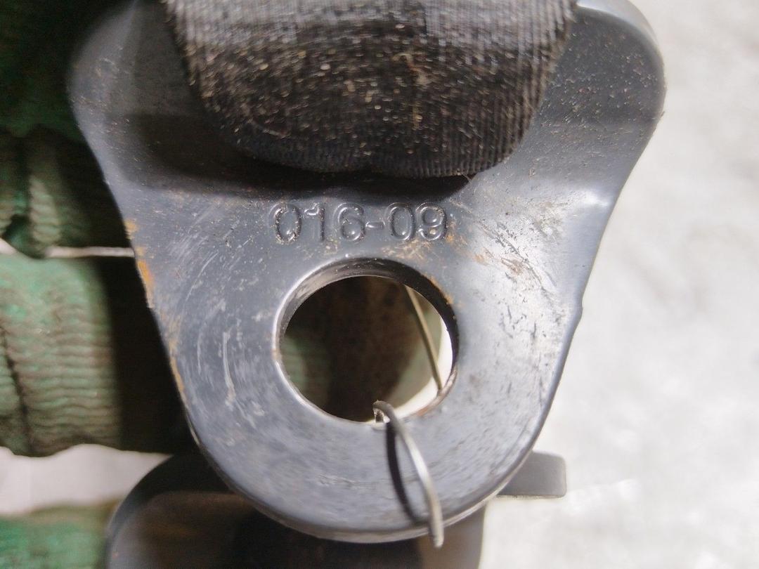 Замок ремня безопасности UT7APT Peugeot 206 купить на авторазборке