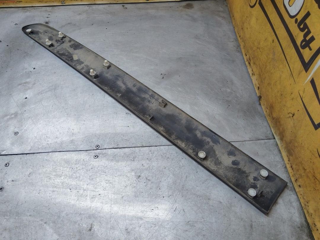 Молдинг двери передней левой A03L2F Citroen Xsara купить