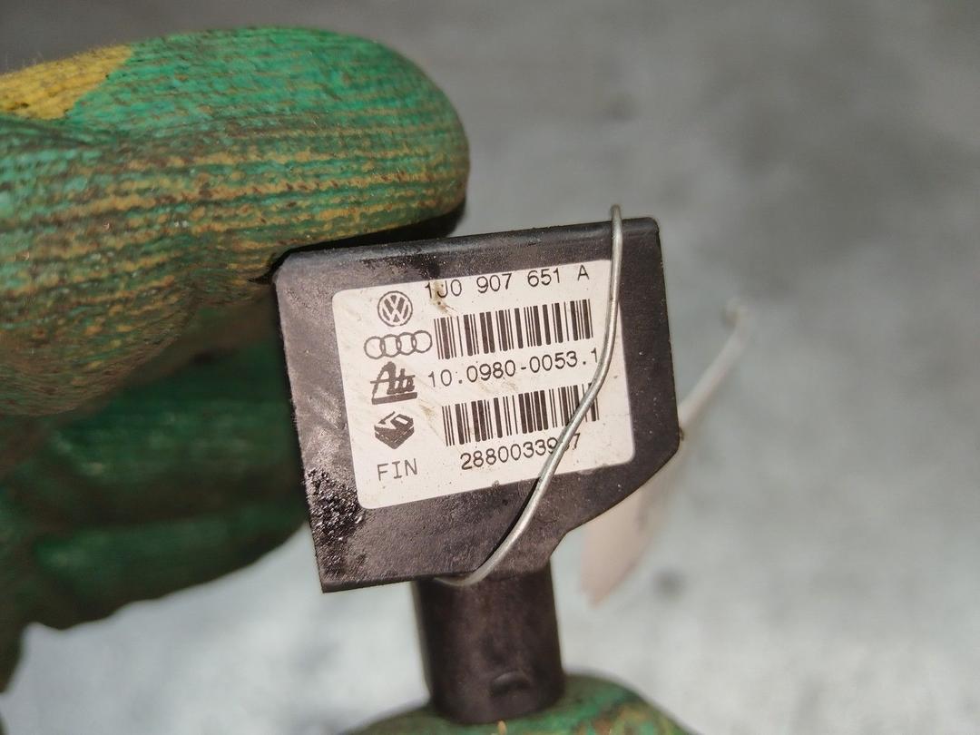 Датчик ускорения 1YTHIU Volkswagen Golf купить с доставкой