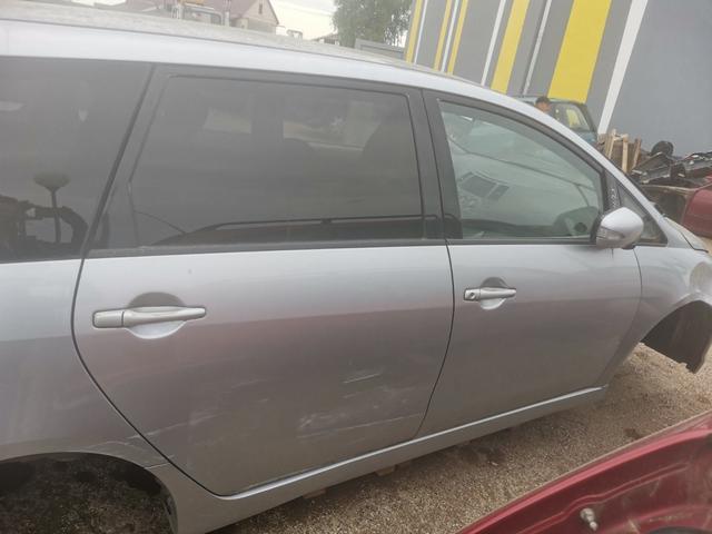 Обшивка двери задней правой (дверная карта) RJEU5Y Mitsubishi Grandis