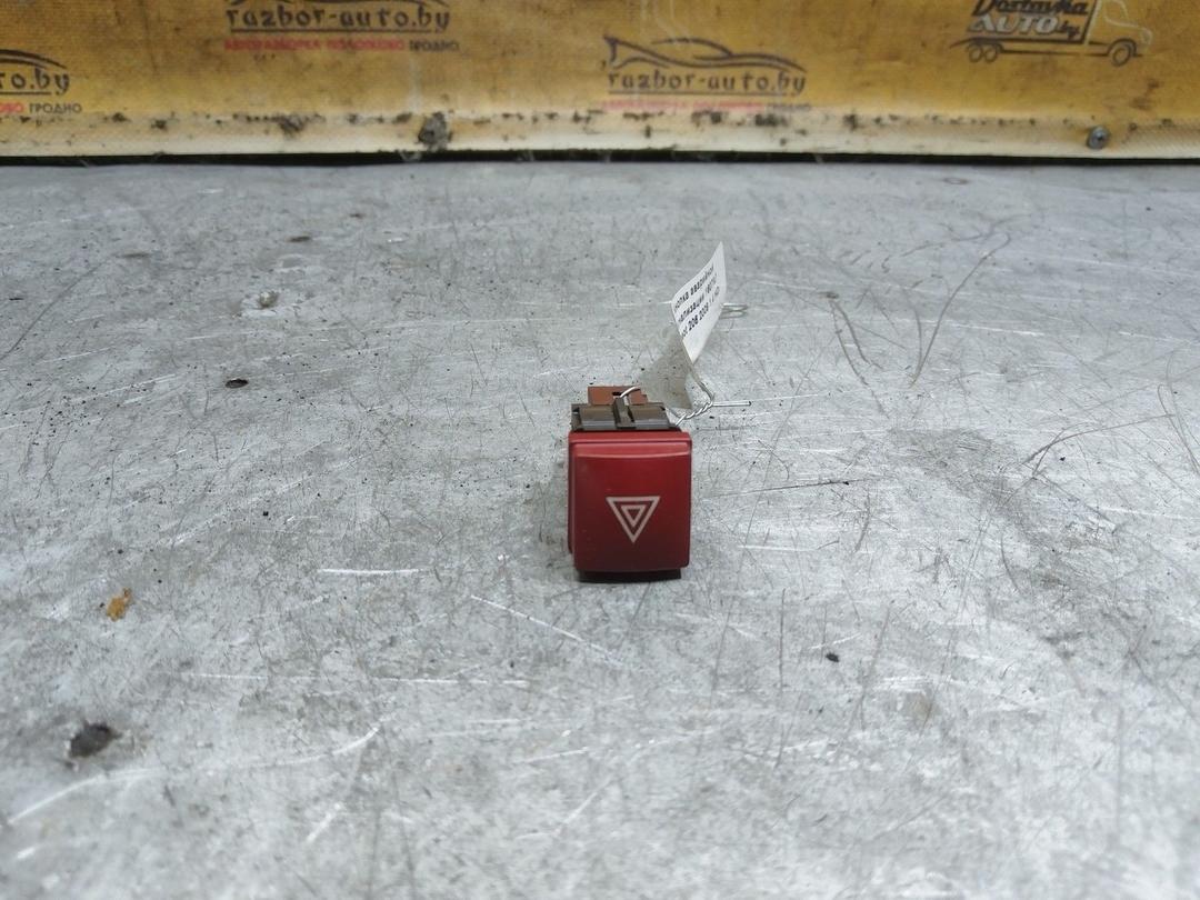 Кнопка аварийной сигнализации 1607A7 Peugeot 206