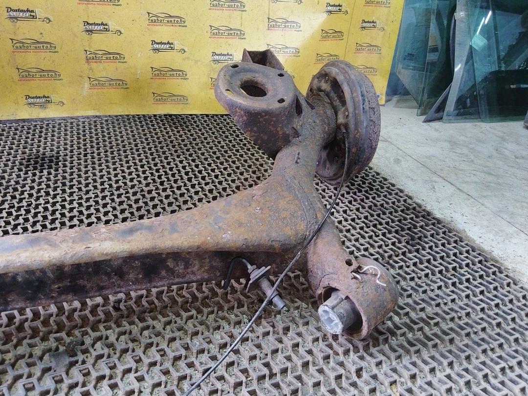 Балка подвески задняя H8Y44Y Volkswagen Polo undefined