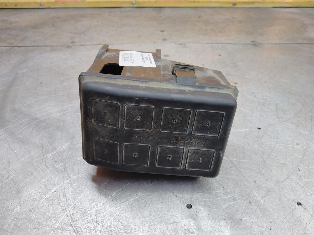 Короб предохранителей 4B4X3K Opel Astra