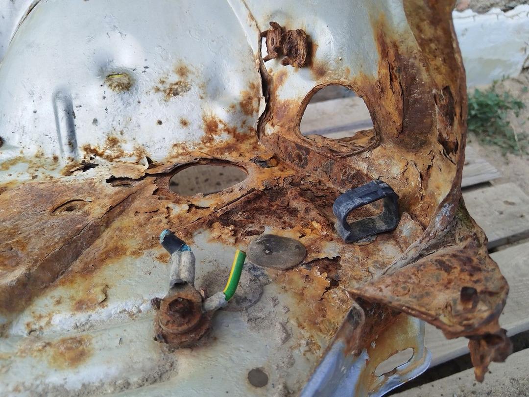 Передняя панель крепления облицовки (телевизор) E40TB2 Peugeot 406 undefined