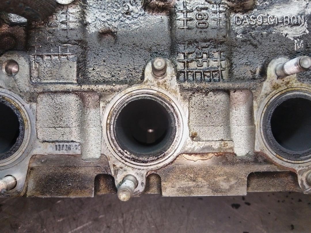 Головка блока цилиндров BGL2YC Alfa Romeo 147 undefined