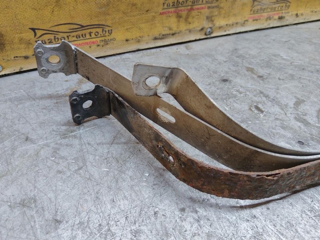 Крепление топливного бака 6P0766 Audi A4 купить
