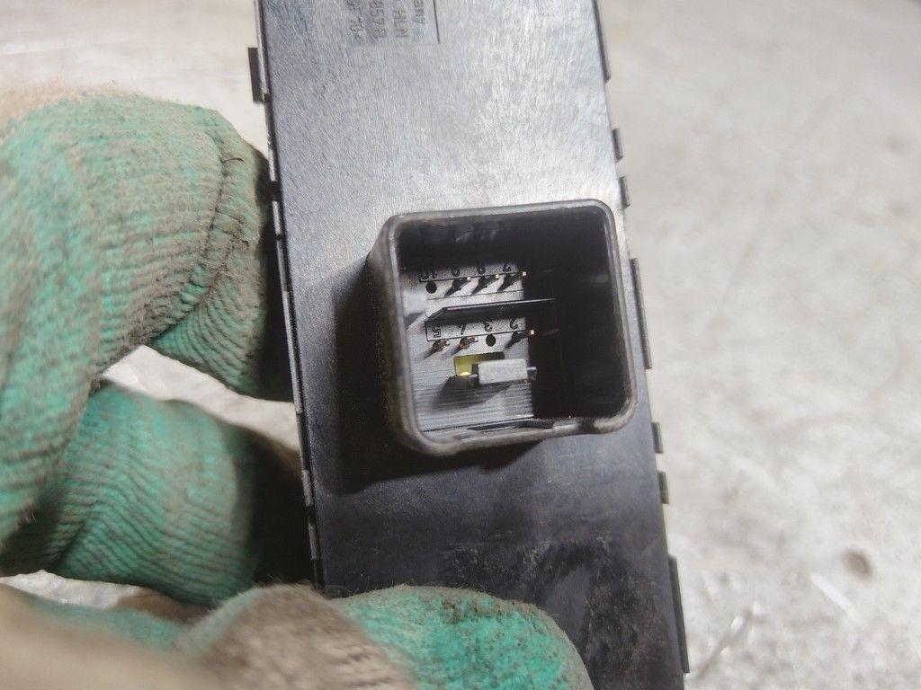 Блок управления стеклоподъемниками D5QPOV Volkswagen Jetta - Фото 3