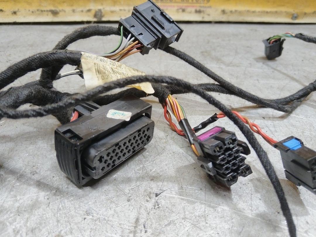 Проводка двери передней правой 8Y26XR Volkswagen Passat купить