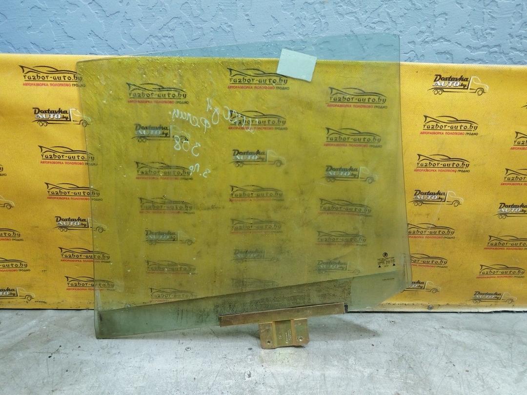 Стекло двери задней правой 4Z80NJ Skoda Felicia undefined