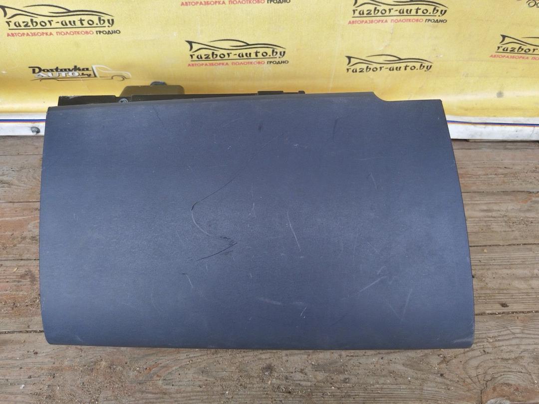 Бардачок ROK8WI Mitsubishi Colt