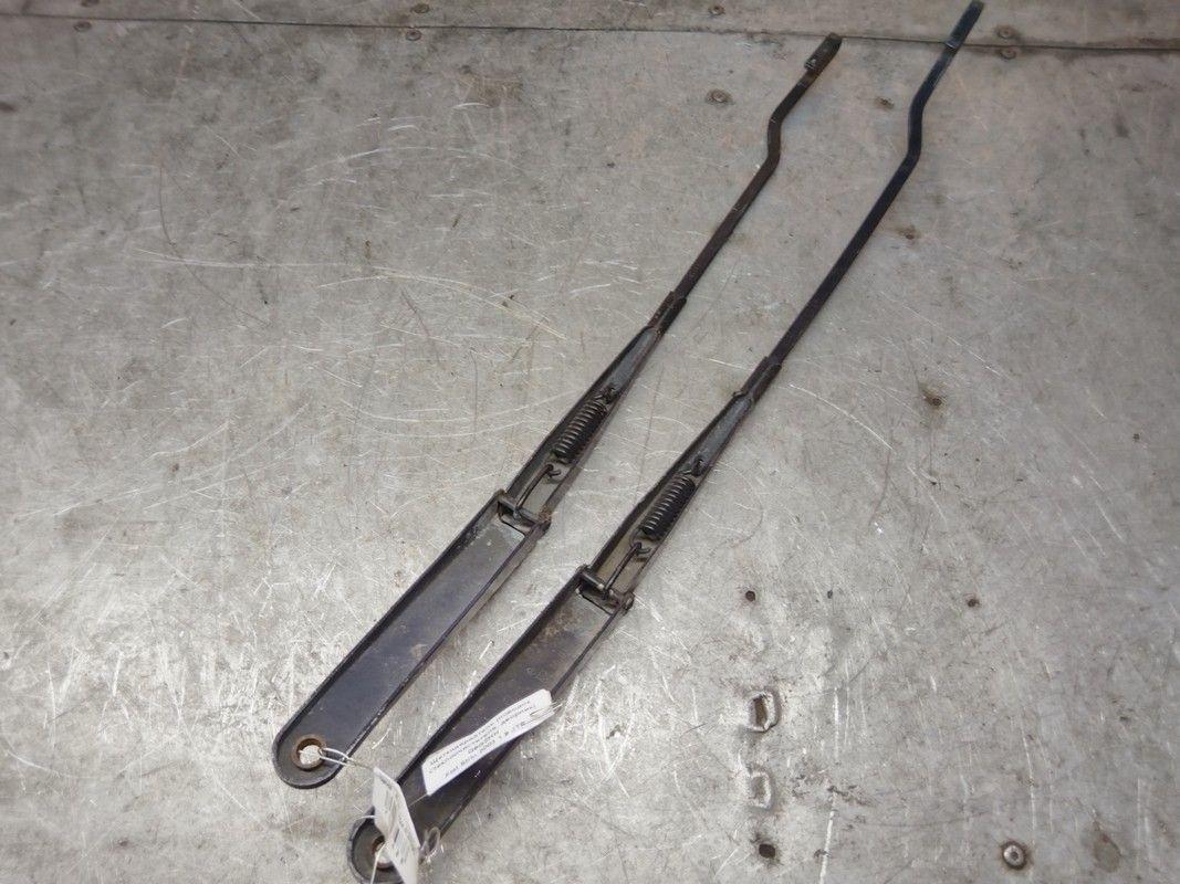 Щеткодержатель (поводок стеклоочистителя, дворник) Q6GZHH Fiat Stilo купить