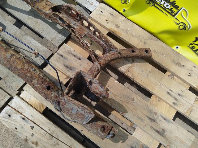 Балка подвески задняя EERBIP Seat Altea undefined