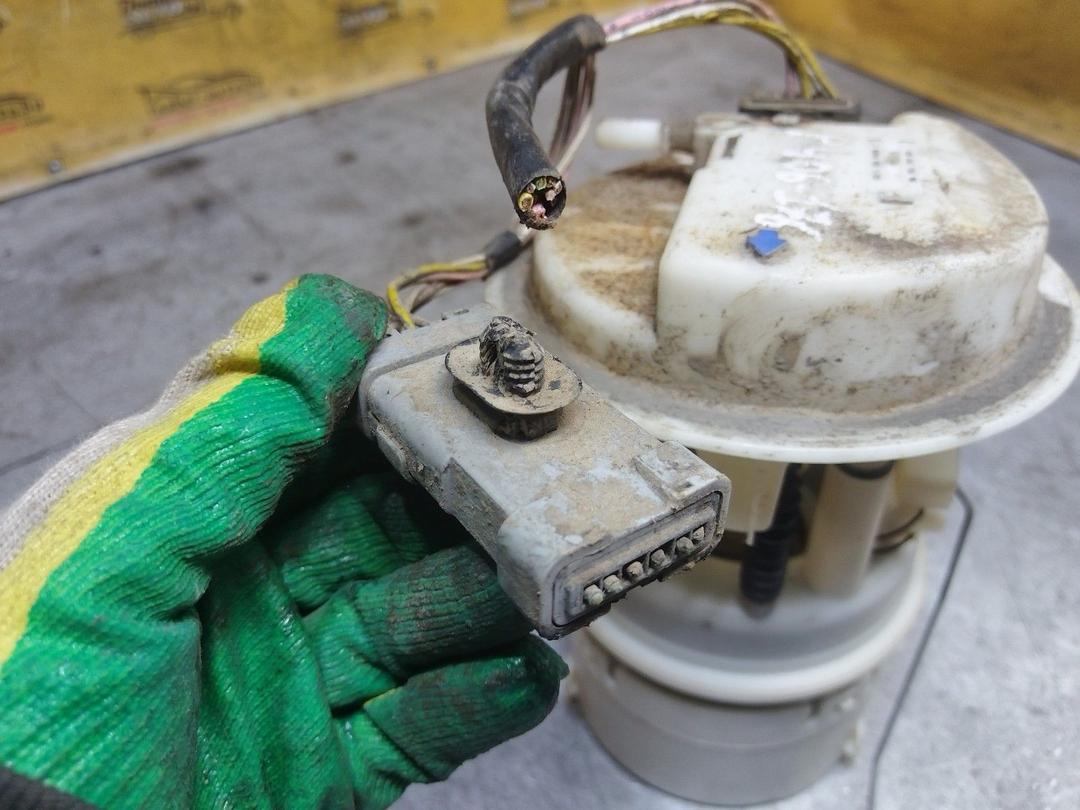 Колба в бак R5VQTR Peugeot 406 - Фото 3