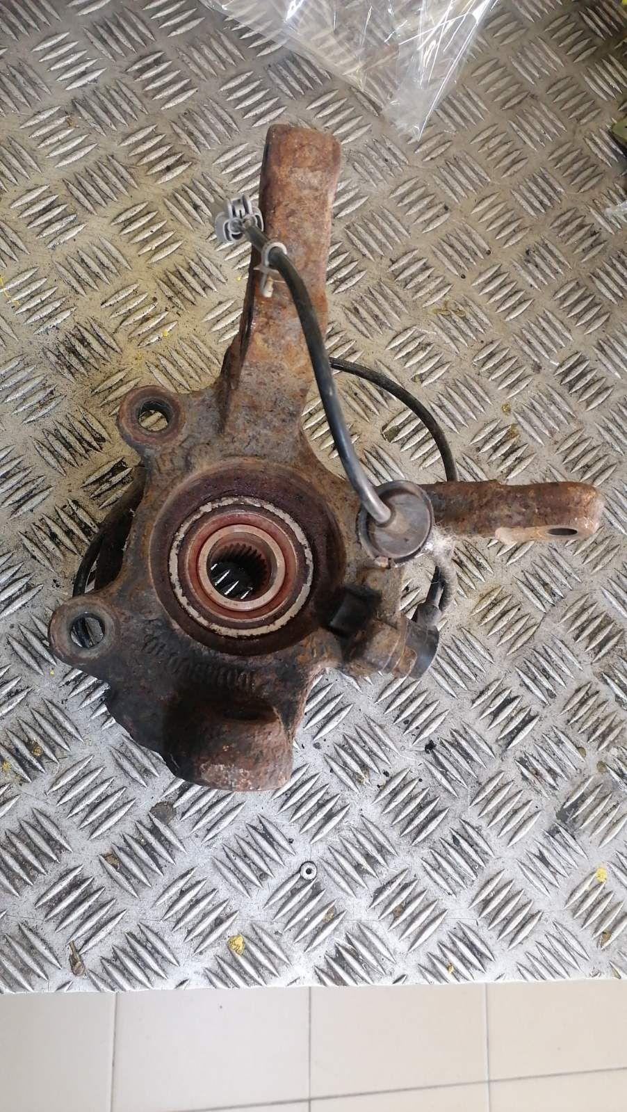 Кулак поворотный правый X1R8V4 Nissan Almera Tino купить