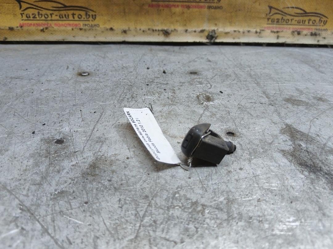 Форсунка омывателя 93CARN Skoda Fabia купить