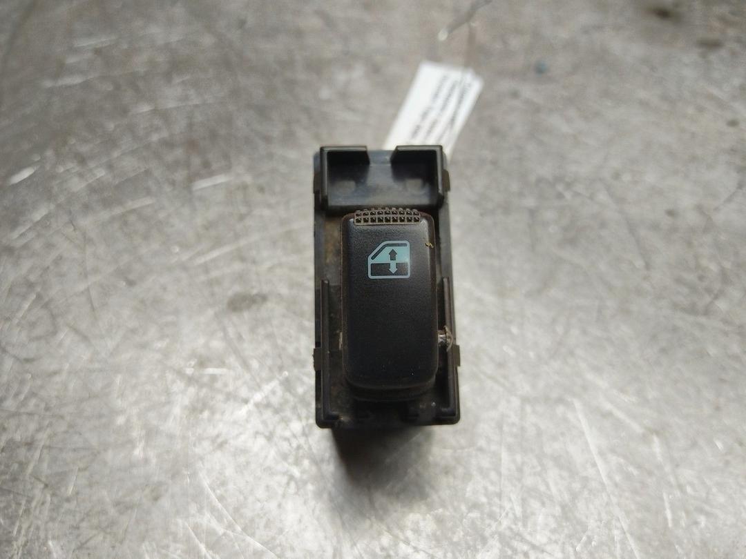 Кнопка стеклоподъемника переднего правого 61LC37 Hyundai Trajet - Фото 1