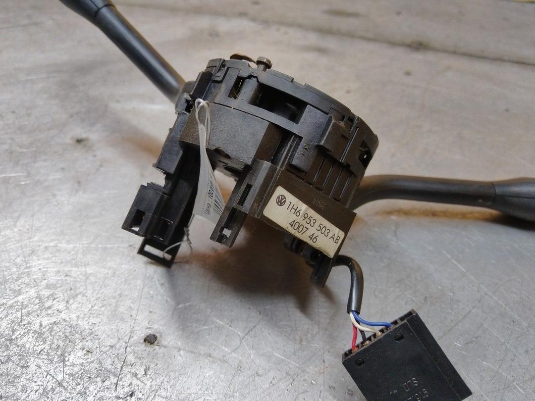 Переключатель подрулевой (стрекоза) 2WDFIH Volkswagen Passat undefined