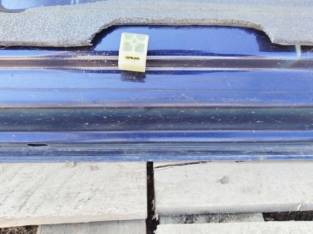 Дверь передняя правая L212QR Ford Escort undefined
