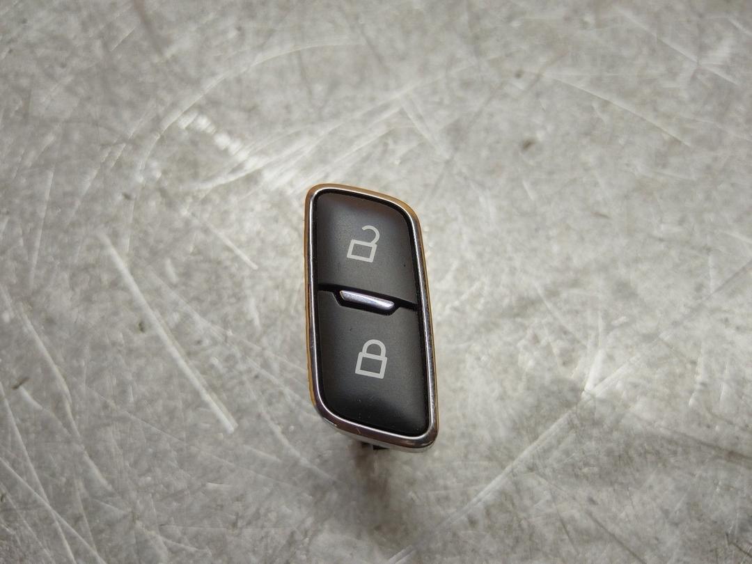 Кнопка центрального замка 6LLKO9 Ford Fusion