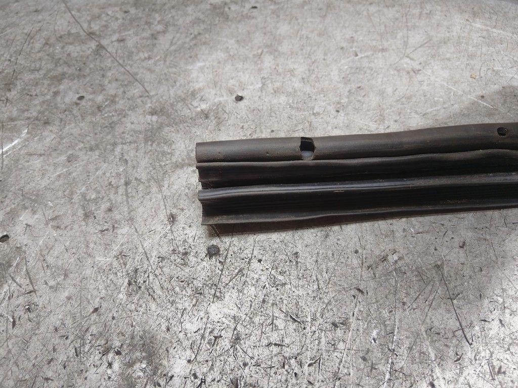 Уплотнитель двери задней левой 067T8E Peugeot 406 - Фото 4