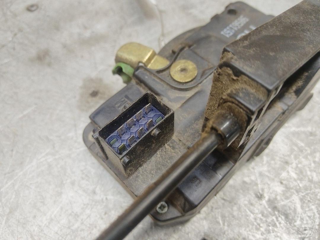 Замок двери передней левой 3JY82Q Opel Astra купить в магазине запчастей бу