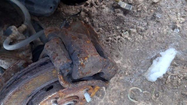 Суппорт передний левый HKW4NX Mitsubishi Carisma купить