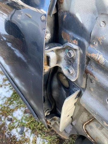 Петля двери передней правой MP2CEC Nissan Micra