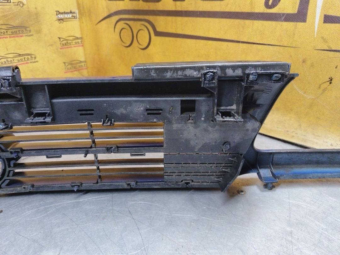 Решетка радиатора UJ72R4 Opel Astra undefined