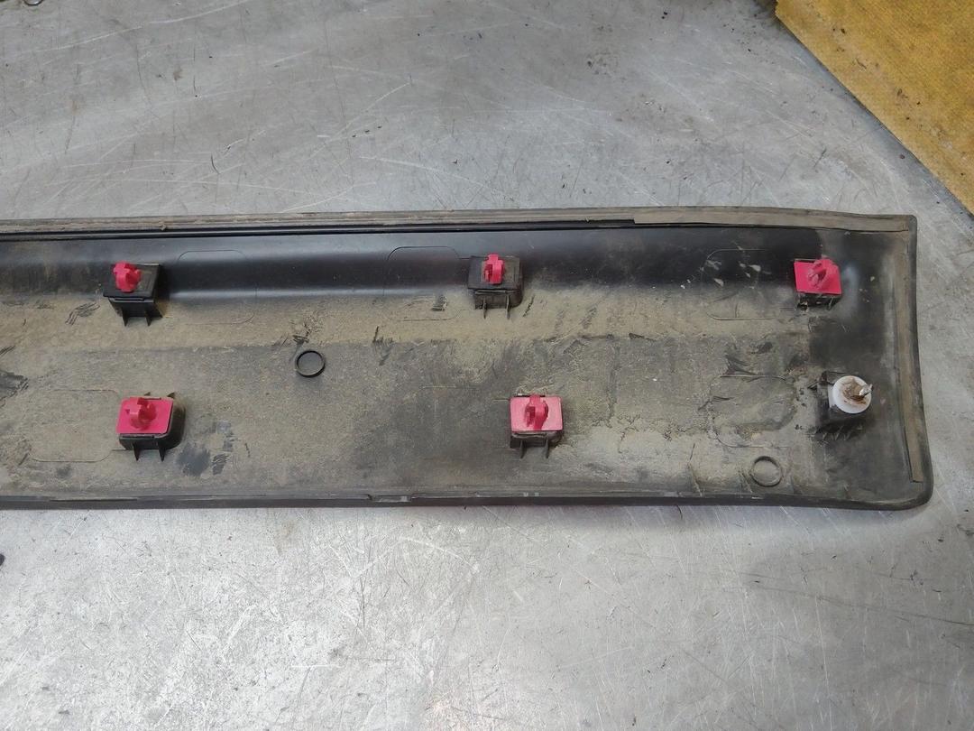 Молдинг двери задней правой 5WLTZO Kia Sorento купить с доставкой