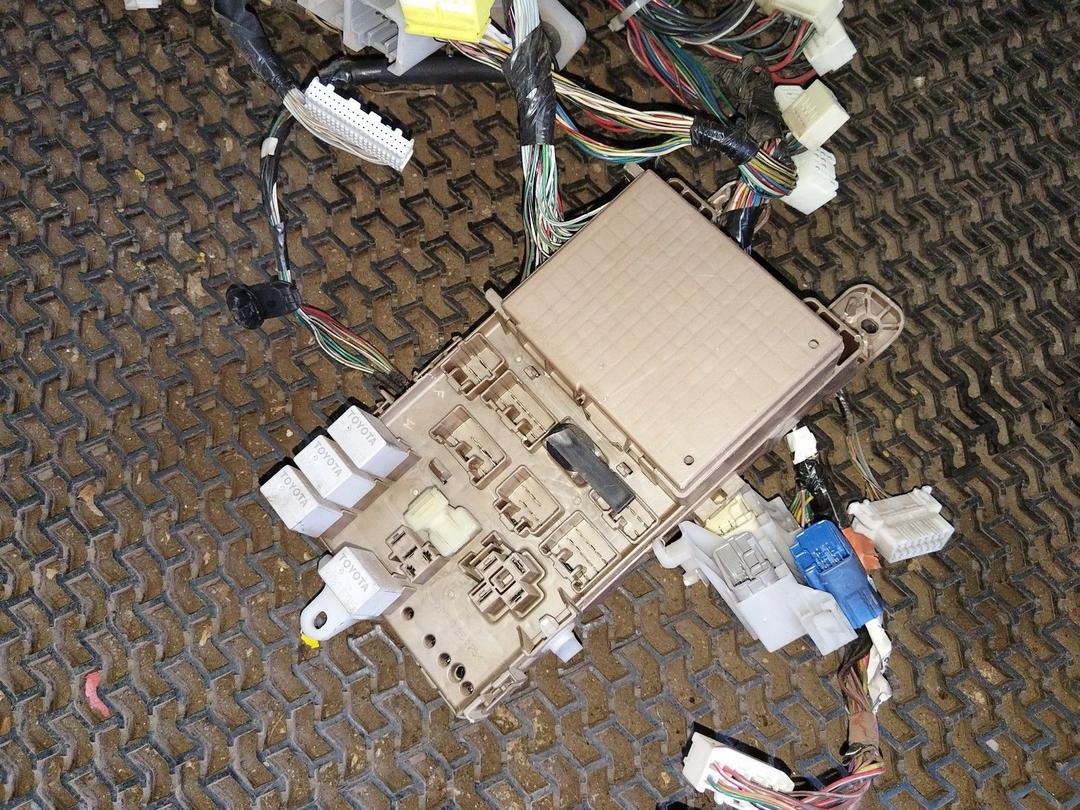 Проводка салона 2F7Q5E Toyota Corolla купить