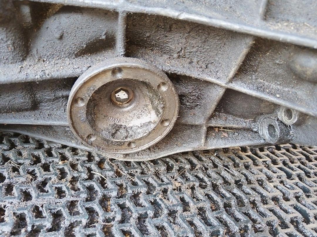 КПП механическая (МКПП) 5-ступенчатая 40M5QS Volkswagen Passat - Фото 2
