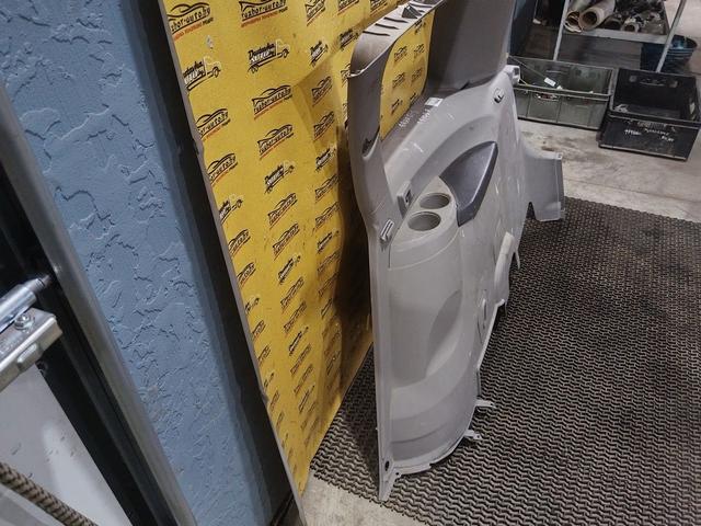 Обшивка багажника 91MXG8 Mitsubishi Grandis купить с доставкой