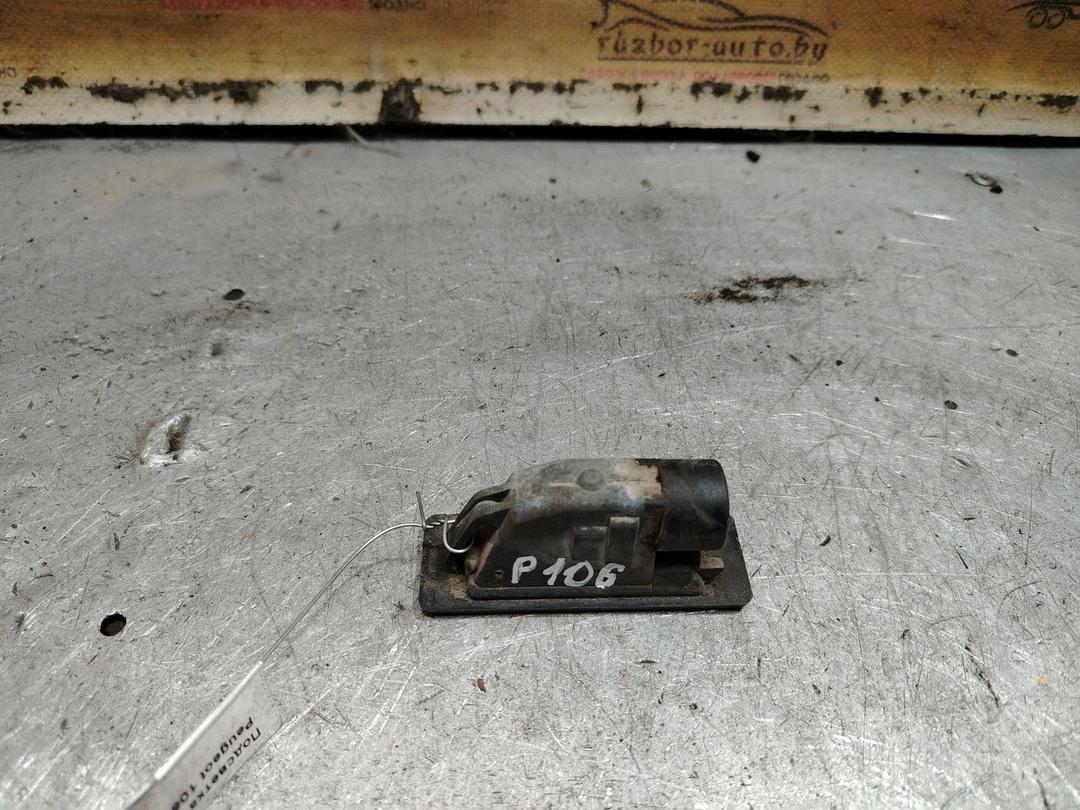 Подсветка номера 8TZKU5 Peugeot 106 - Фото 3