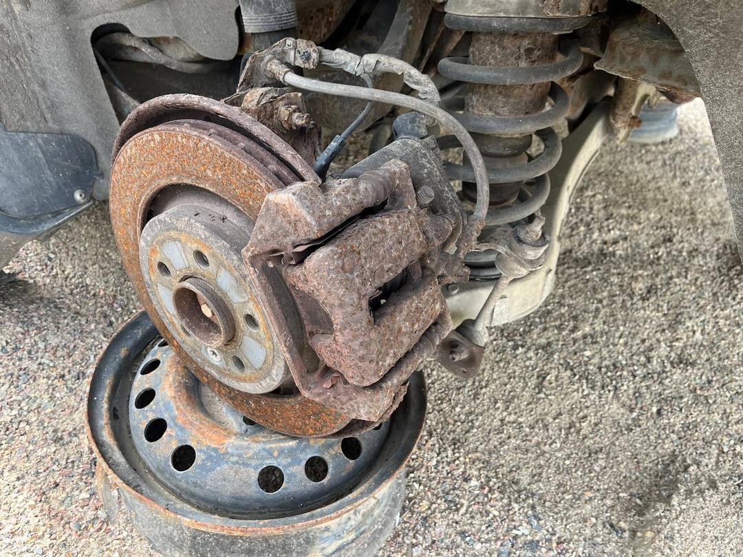 Кожух защитный тормозного диска 2EVGYG Volvo XC70 купить