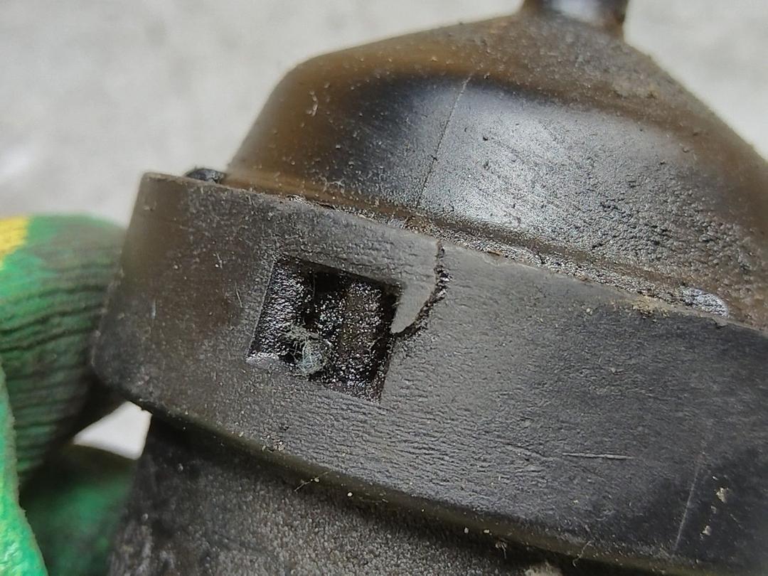 Маслоотделитель (сапун) 9Z2YIR Chrysler Voyager купить в магазине запчастей бу