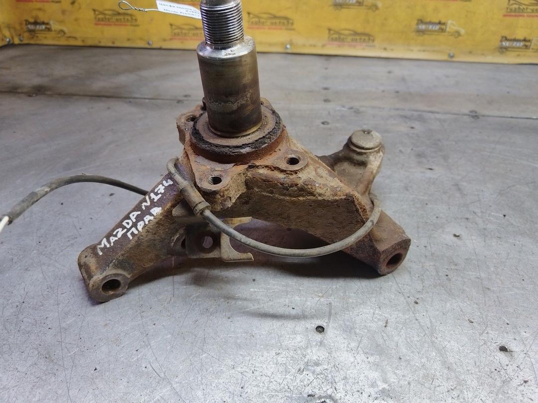 Цапфа задняя (ось ступицы) ZYSEE7 Mazda Premacy - Фото 3