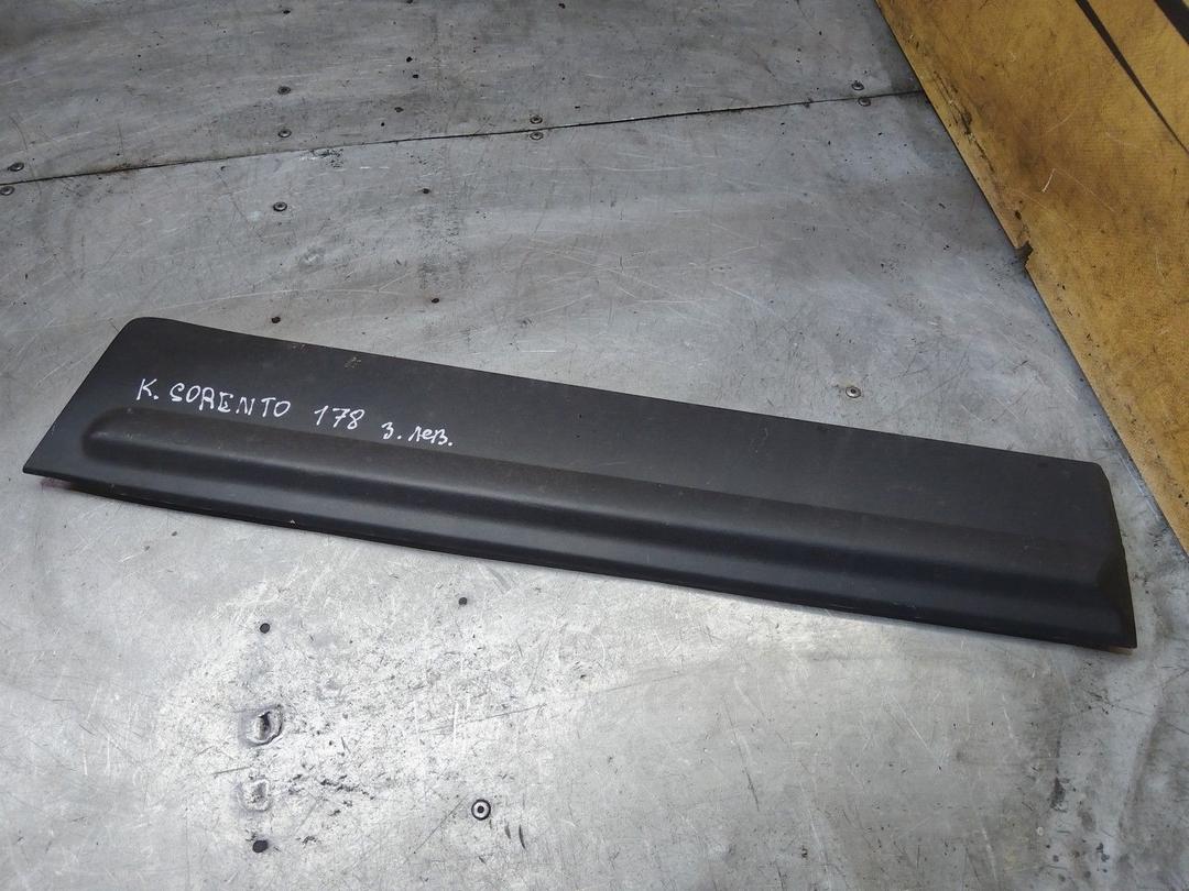 Молдинг двери задней левой WOIJPR Kia Sorento - Фото 1